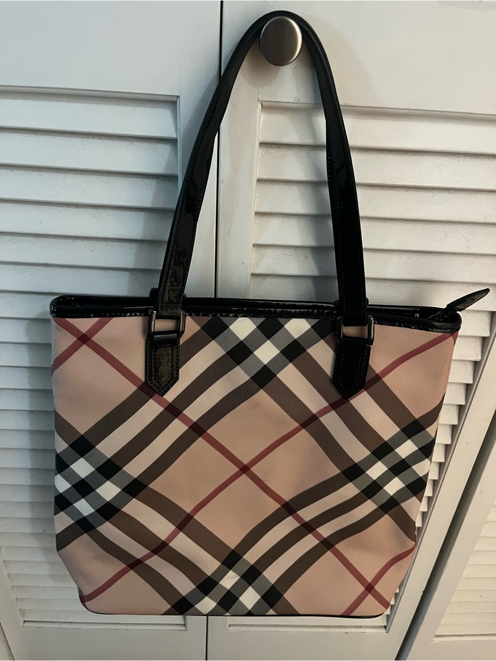Burberry Beige Plaid Tote with Black Handles - Picture 4 of 10